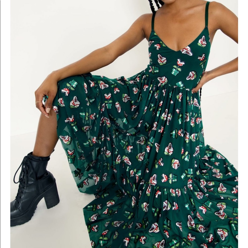 PIRANHA PLANTS MIDAXI DRESS LIMITED XSUPER MARIO